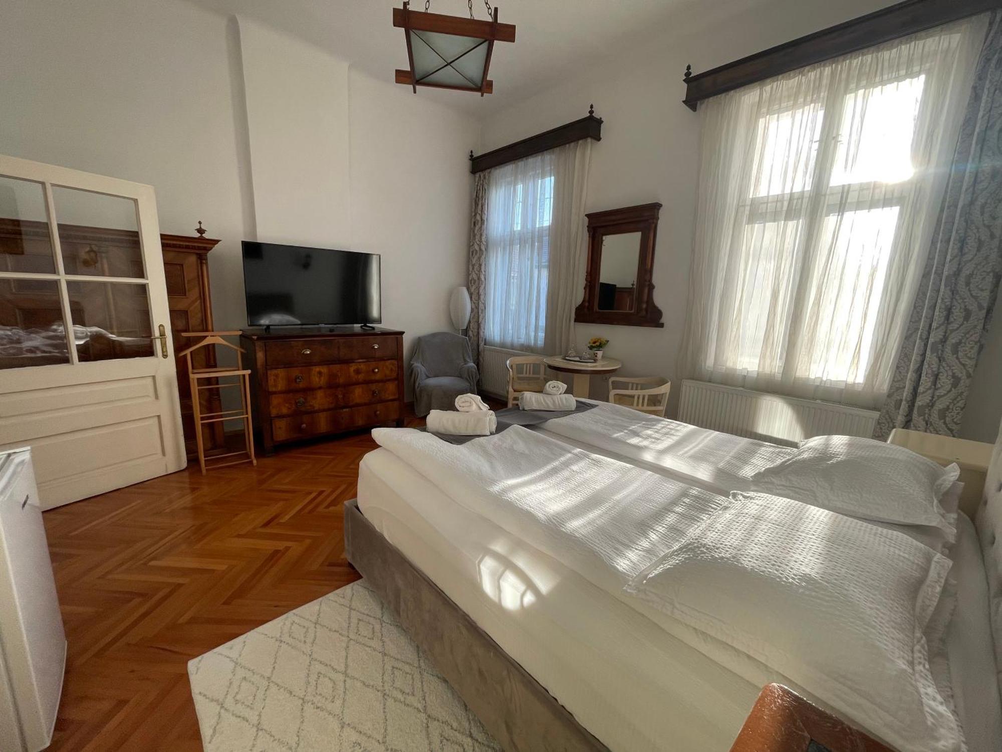 Guest House Hena Sfântu-Gheorghe Zewnętrze zdjęcie